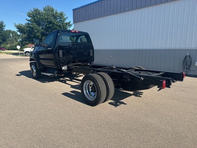 2024 Chevrolet Silverado MD LT