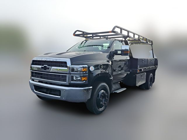 2024 Chevrolet Silverado MD LT