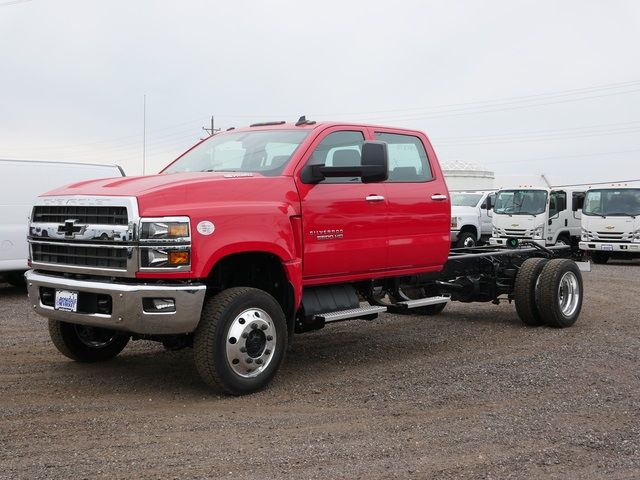 2024 Chevrolet Silverado MD LT