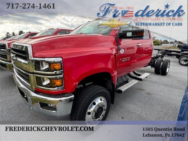 2024 Chevrolet Silverado MD LT