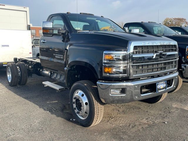 2024 Chevrolet Silverado MD 