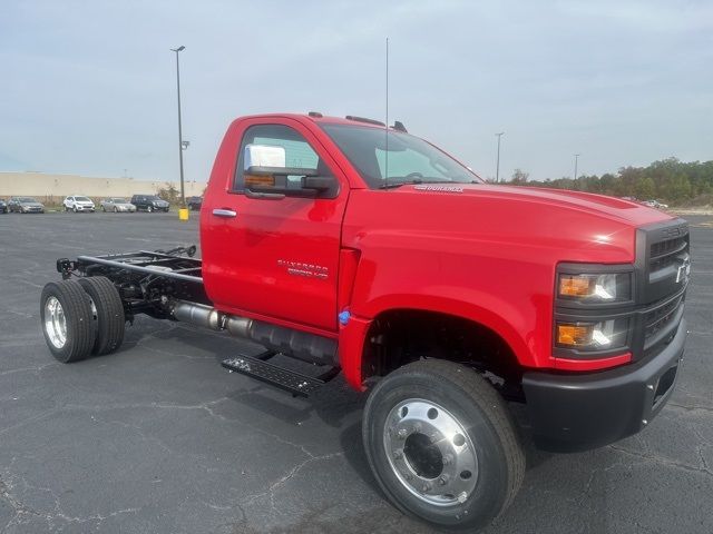 2024 Chevrolet Silverado MD LT