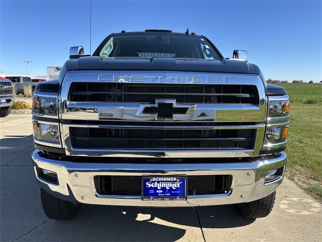 2024 Chevrolet Silverado MD LT