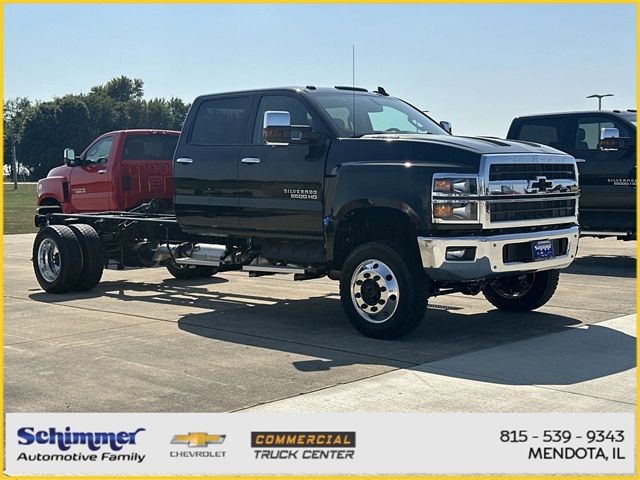 2024 Chevrolet Silverado MD LT