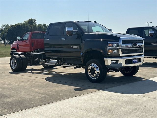 2024 Chevrolet Silverado MD LT