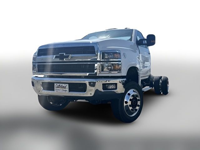 2024 Chevrolet Silverado MD LT