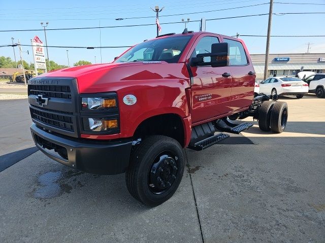 2024 Chevrolet Silverado MD LT