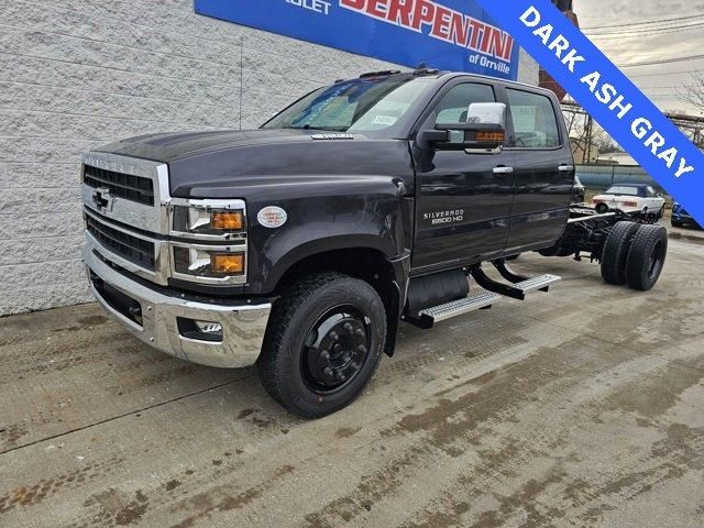 2024 Chevrolet Silverado MD LT