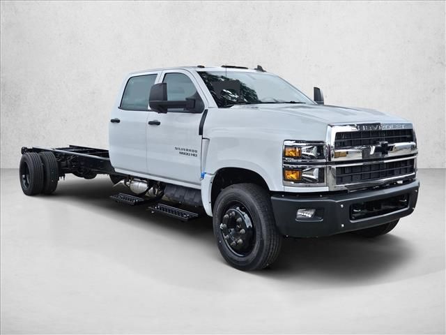 2024 Chevrolet Silverado MD LT