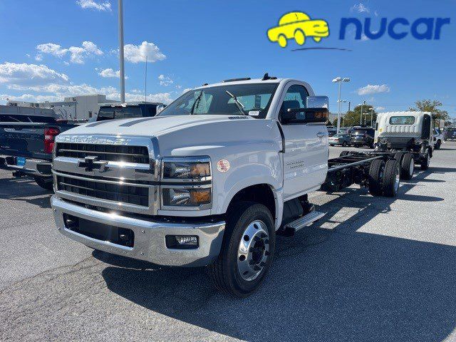 2024 Chevrolet Silverado MD LT