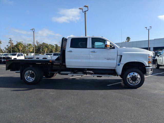 2024 Chevrolet Silverado MD LT