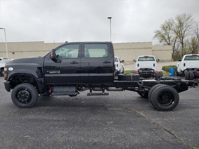 2024 Chevrolet Silverado MD LT