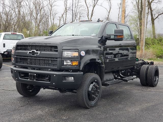 2024 Chevrolet Silverado MD LT