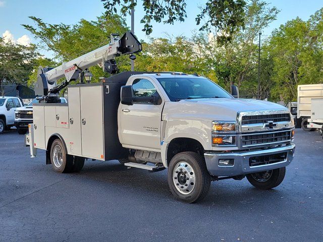 2024 Chevrolet Silverado MD LT