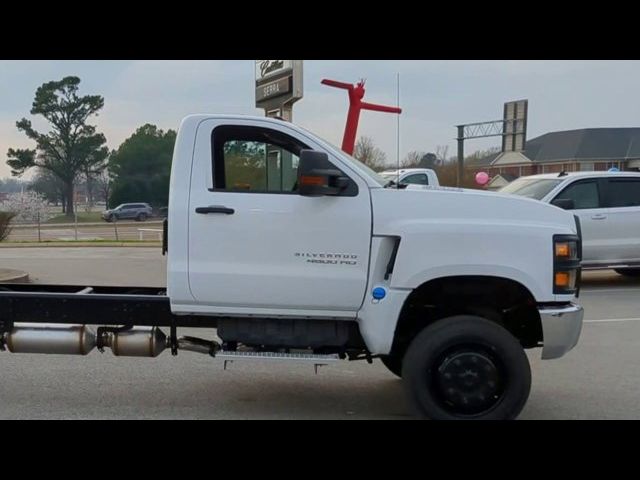 2024 Chevrolet Silverado MD LT