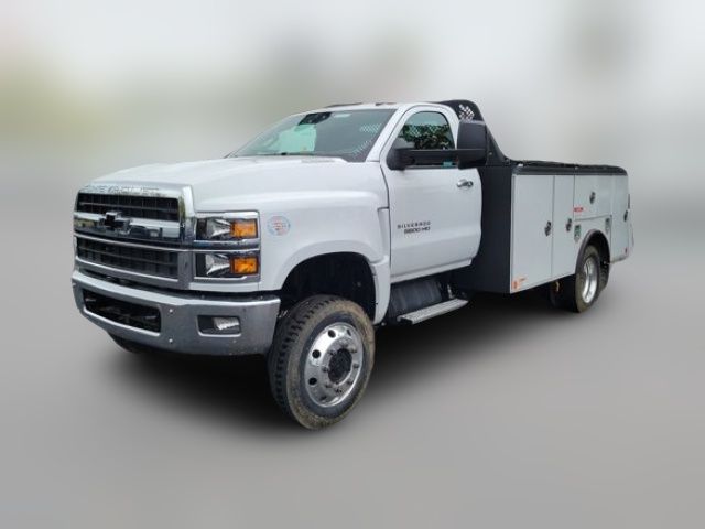 2024 Chevrolet Silverado MD LT