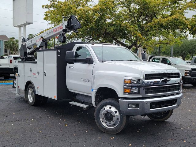2024 Chevrolet Silverado MD LT