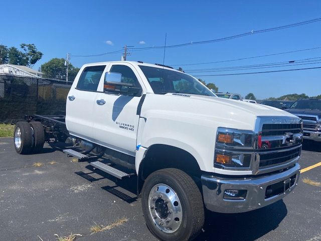 2024 Chevrolet Silverado MD LT