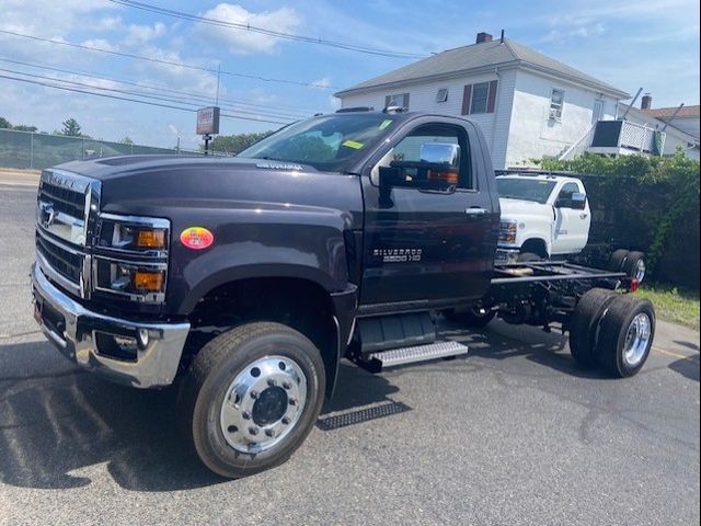 2024 Chevrolet Silverado MD LT