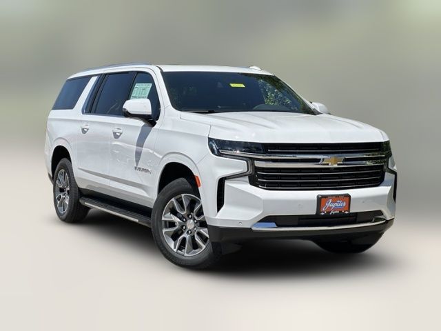 2024 Chevrolet Suburban LT