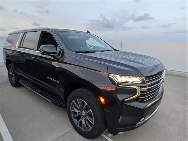 2024 Chevrolet Suburban LT