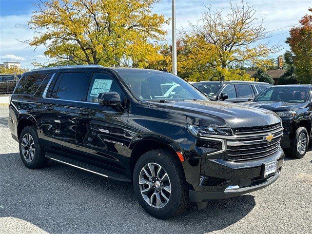 2024 Chevrolet Suburban LT