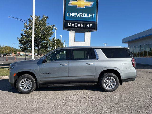 2024 Chevrolet Suburban LT