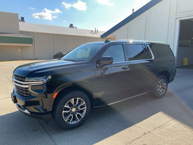 2024 Chevrolet Suburban LT