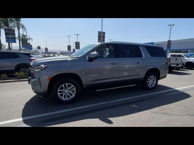 2024 Chevrolet Suburban LT