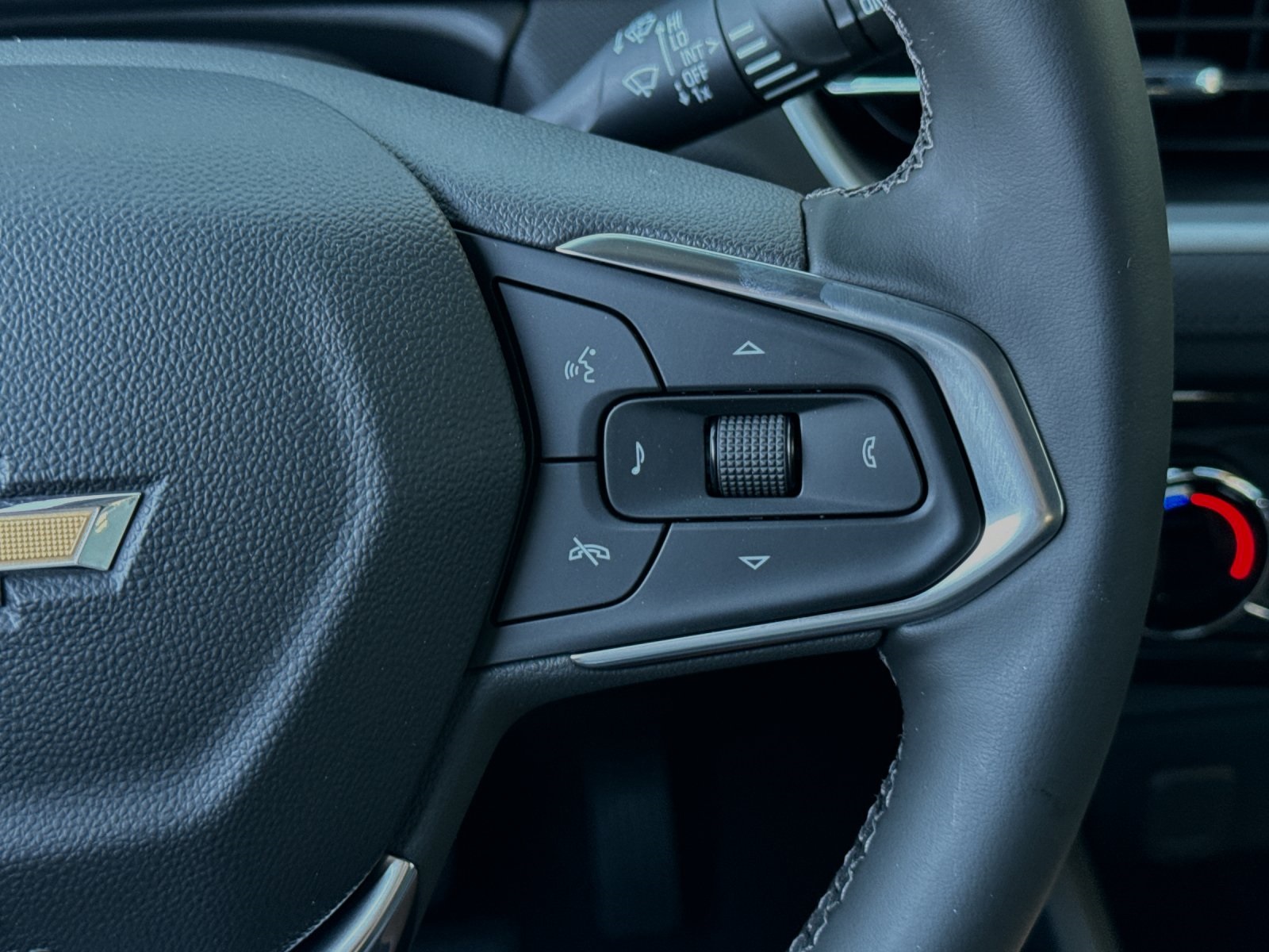 Vehicle image 27 of 34