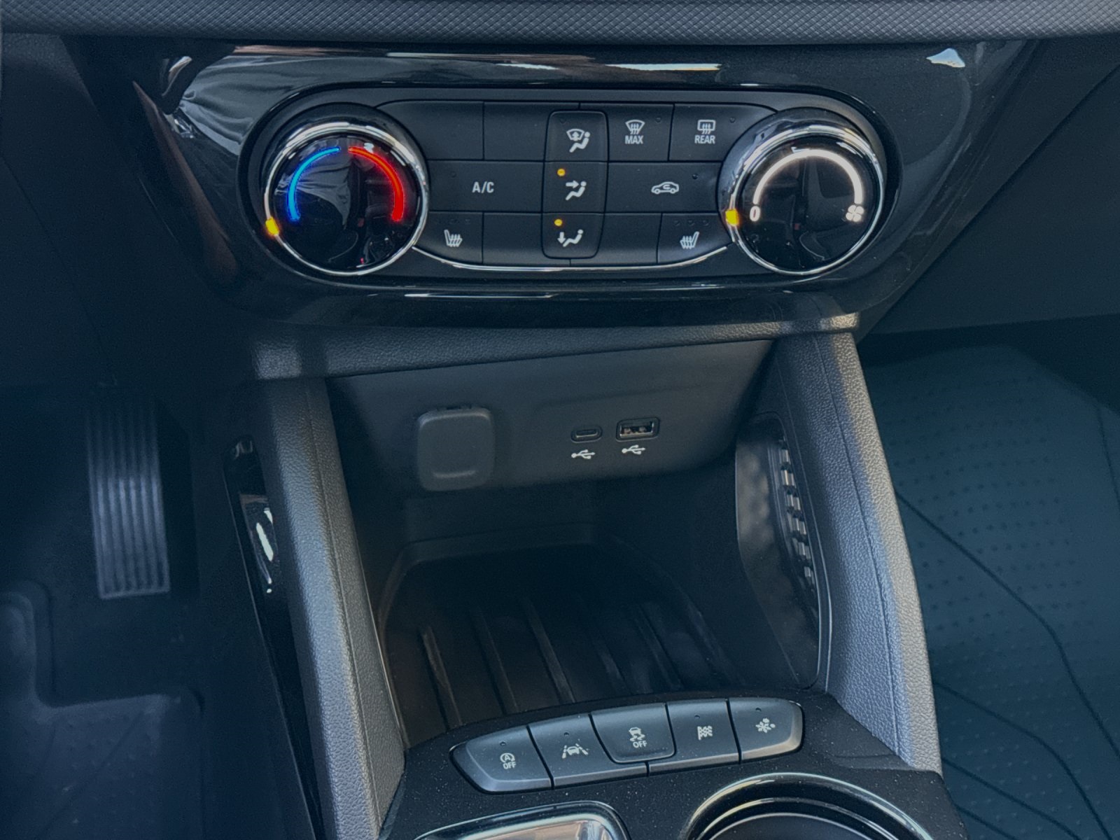 Vehicle image 22 of 34