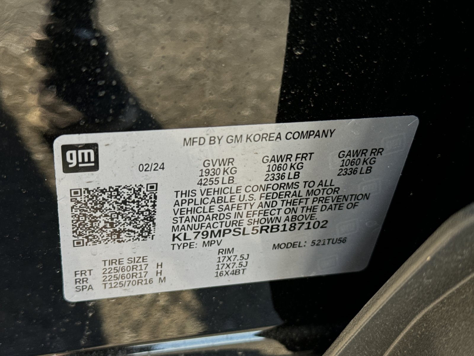 Vehicle image 33 of 34