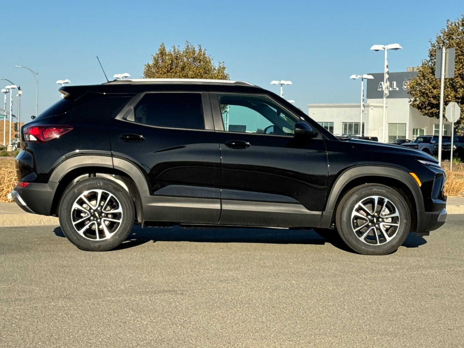 Vehicle image 7 of 34