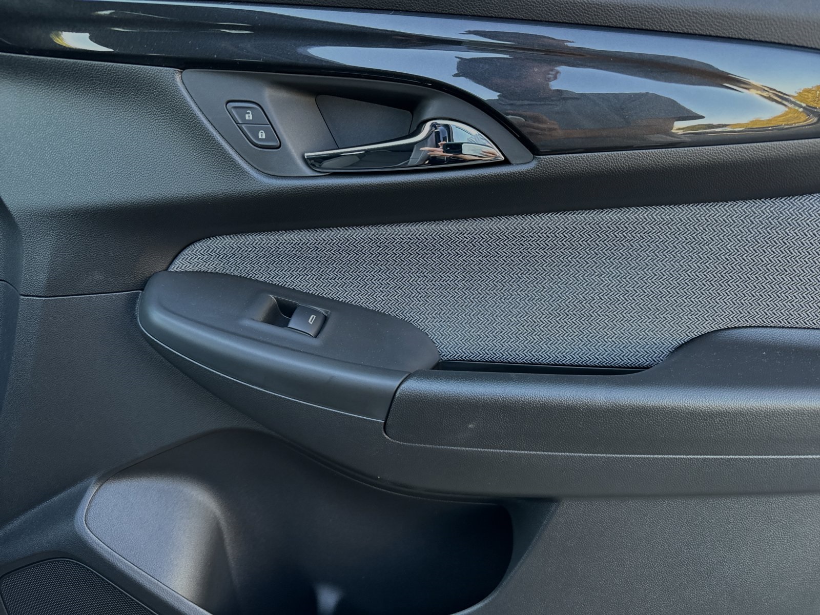 Vehicle image 19 of 34