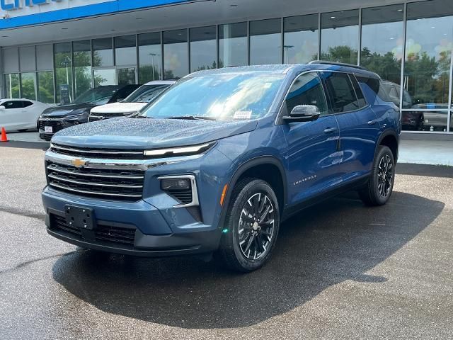 2024 Chevrolet Traverse FWD LT