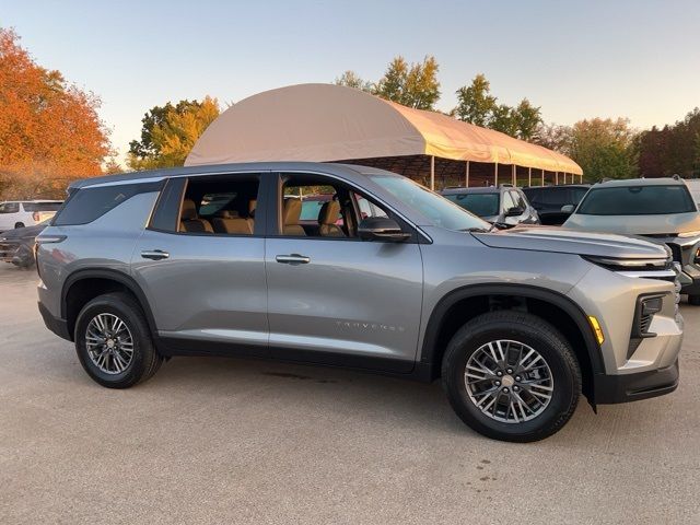 2024 Chevrolet Traverse FWD LS