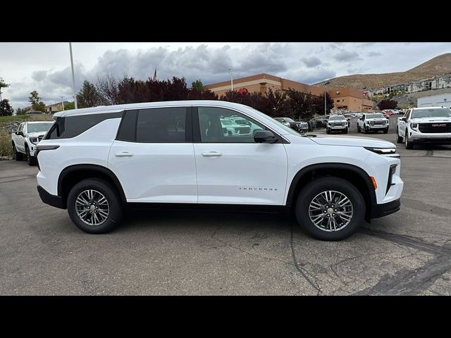 2024 Chevrolet Traverse LS