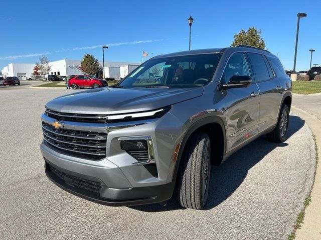 2024 Chevrolet Traverse FWD LT