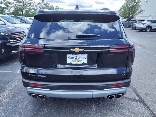 2024 Chevrolet Traverse FWD LT