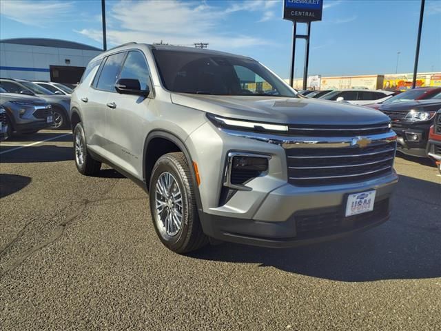 2024 Chevrolet Traverse LT