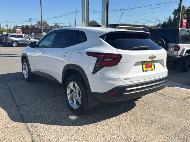 2024 Chevrolet Trax LS