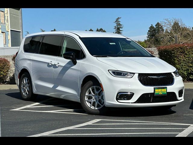 2024 Chrysler Pacifica Touring-L