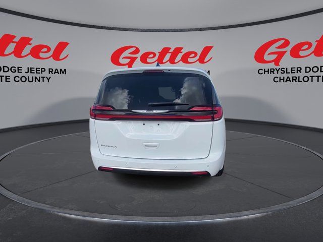 2024 Chrysler Pacifica Touring-L