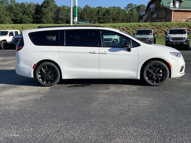 2024 Chrysler Pacifica Touring-L