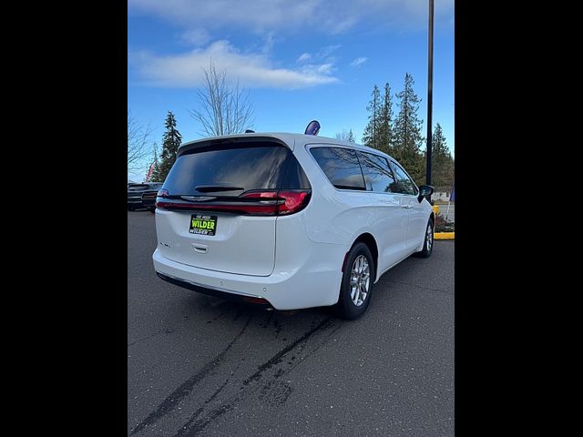 2024 Chrysler Pacifica Touring-L