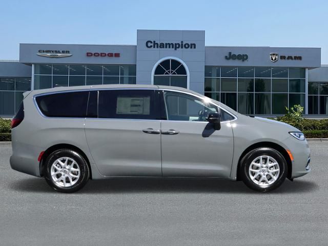 2024 Chrysler Pacifica Touring-L