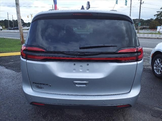 2024 Chrysler Pacifica Touring-L