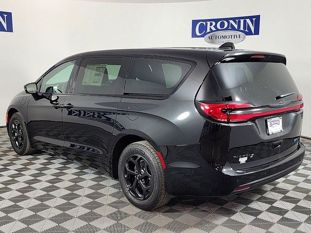 2024 Chrysler Pacifica Hybrid S Appearance Pkg