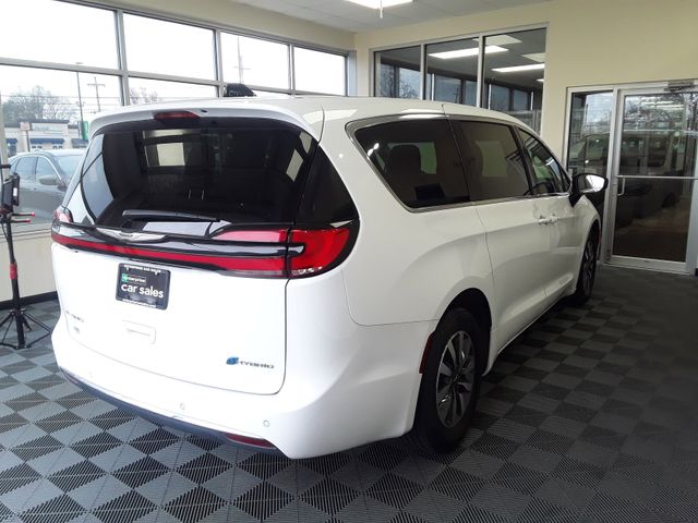 2024 Chrysler Pacifica Hybrid Select