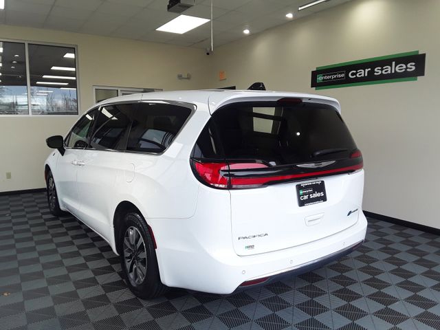 2024 Chrysler Pacifica Hybrid Select